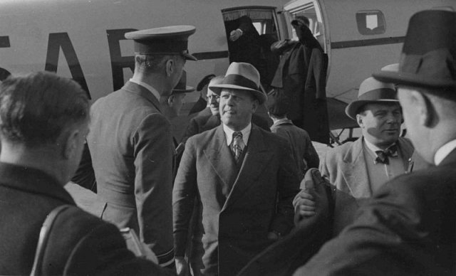 gen milch and german delegation croydon 1937 0312-0047